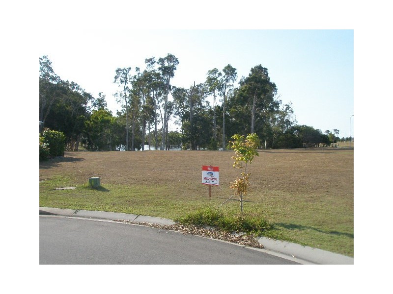 9 Fulmar Court, Burrum Heads QLD 4659