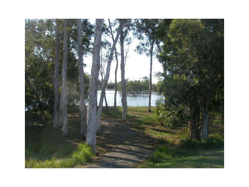 9 Fulmar Court, Burrum Heads QLD 4659