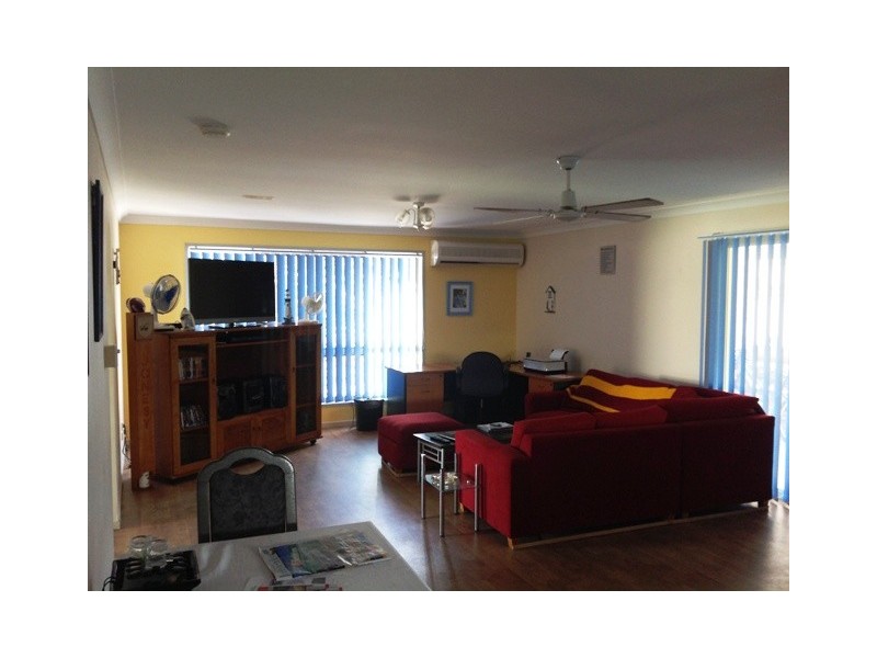 10 Mark Ave, Toogoom QLD 4655