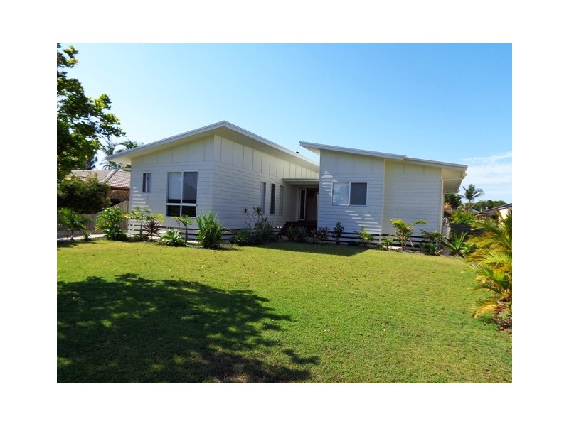 34 Beach Dr, Burrum Heads QLD 4659