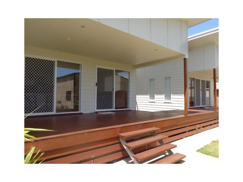 34 Beach Dr, Burrum Heads QLD 4659