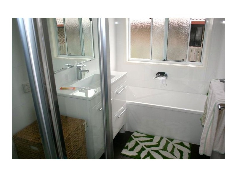 34 Beach Dr, Burrum Heads QLD 4659