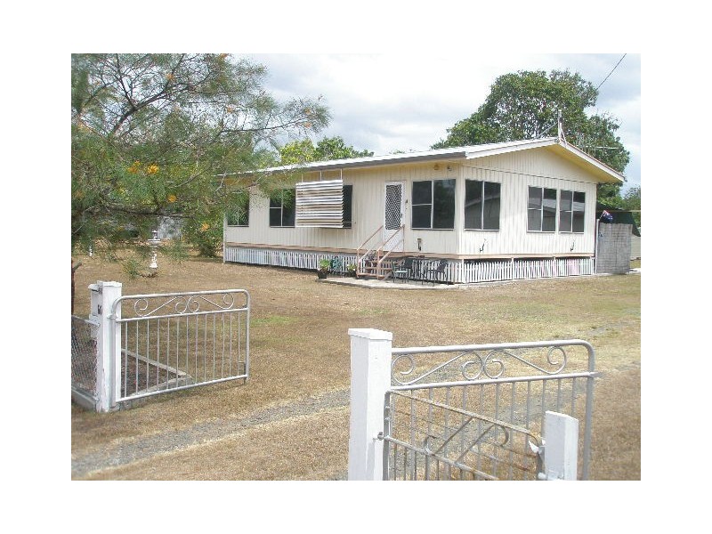 60 Robertson Street, Torbanlea QLD 4662