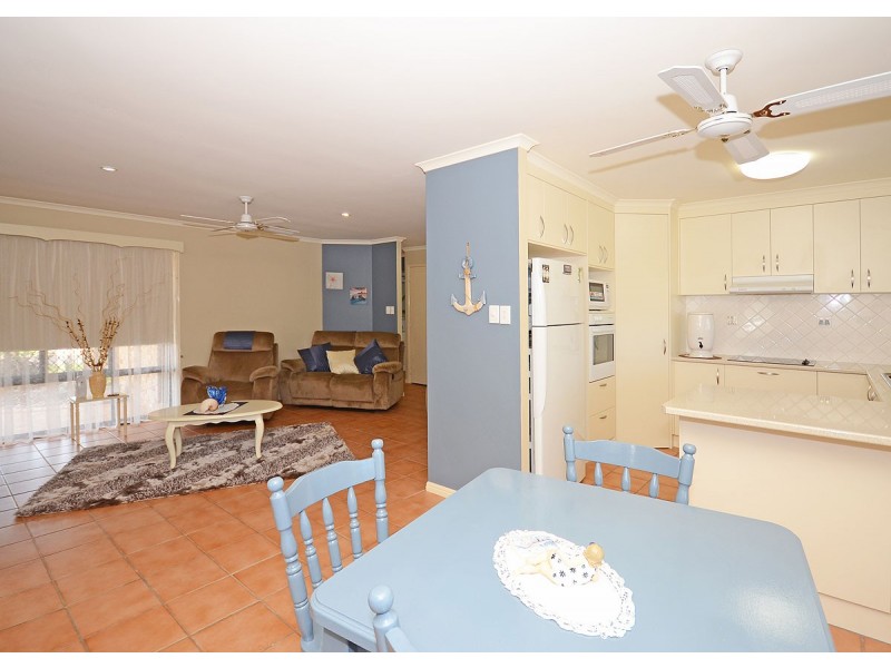 14 Warringal Court, Burrum Heads QLD 4659
