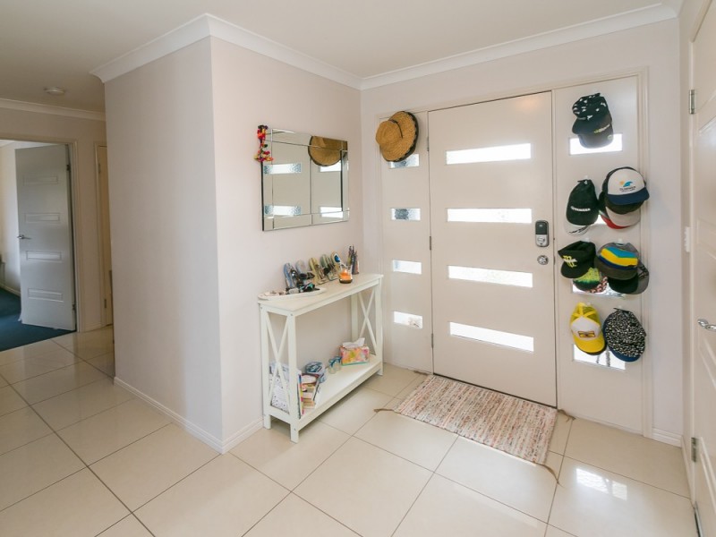 8 Eds Place, Burrum Heads QLD 4659