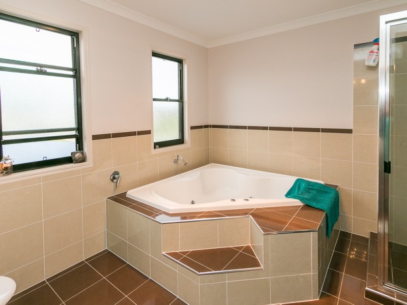 8 Eds Place, Burrum Heads QLD 4659