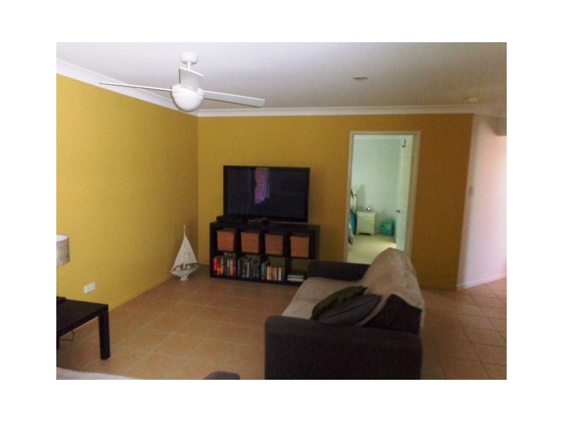 12 Lakeside Dve, Burrum Heads QLD 4659