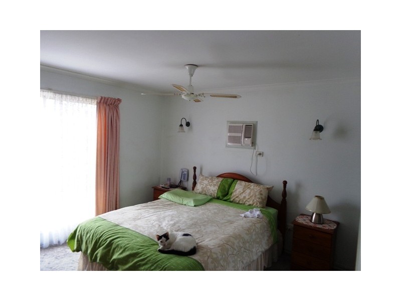 22 Kent St, Torbanlea QLD 4662