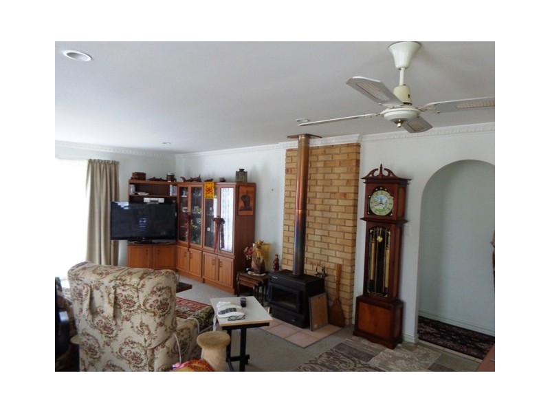 22 Kent St, Torbanlea QLD 4662