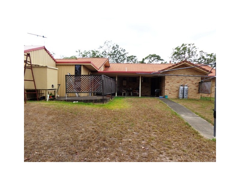 22 Kent St, Torbanlea QLD 4662