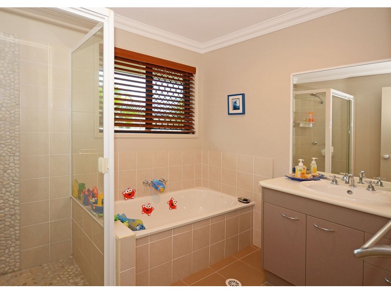 3 Nira Crt, Burrum Heads QLD 4659