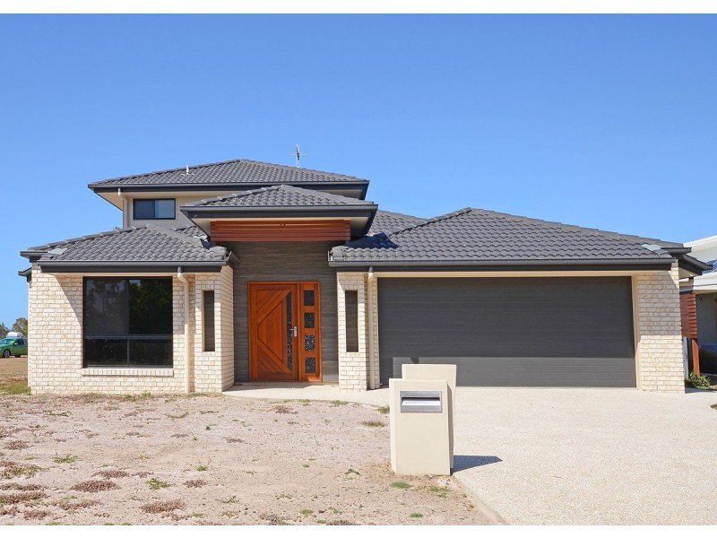53 Barramundi Dr, Burrum Heads QLD 4659