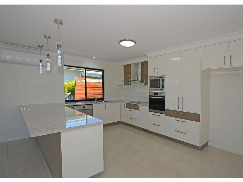 53 Barramundi Dr, Burrum Heads QLD 4659