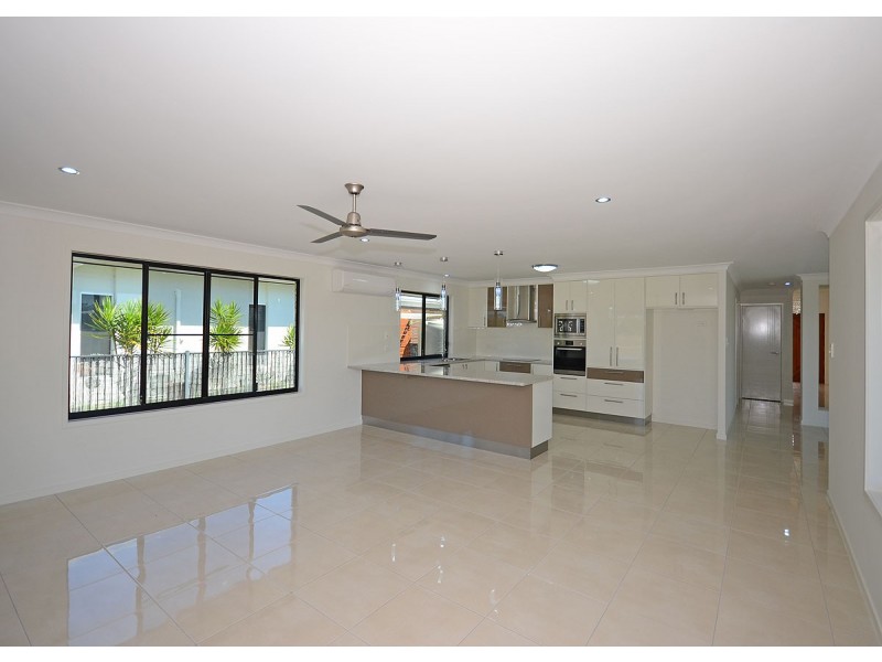 53 Barramundi Dr, Burrum Heads QLD 4659