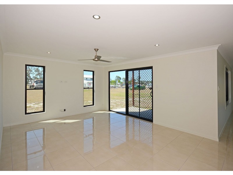 53 Barramundi Dr, Burrum Heads QLD 4659