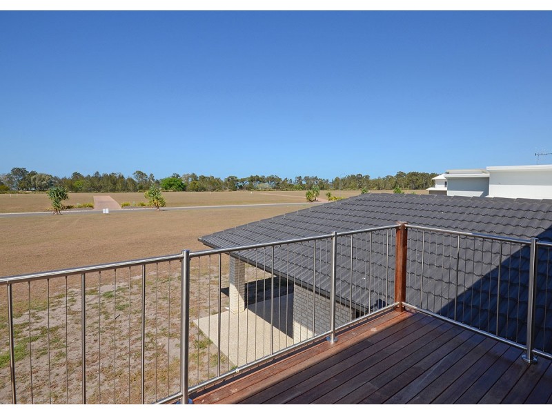 53 Barramundi Dr, Burrum Heads QLD 4659