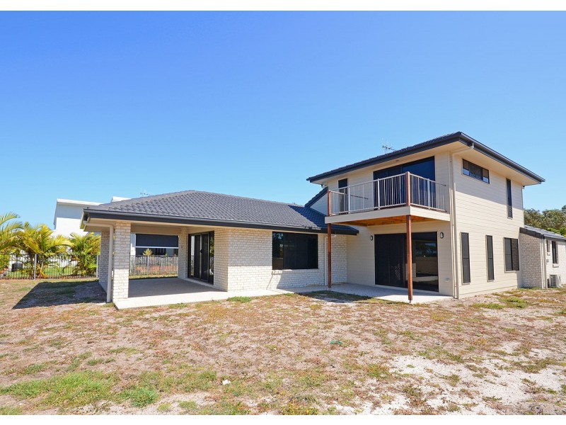 53 Barramundi Dr, Burrum Heads QLD 4659