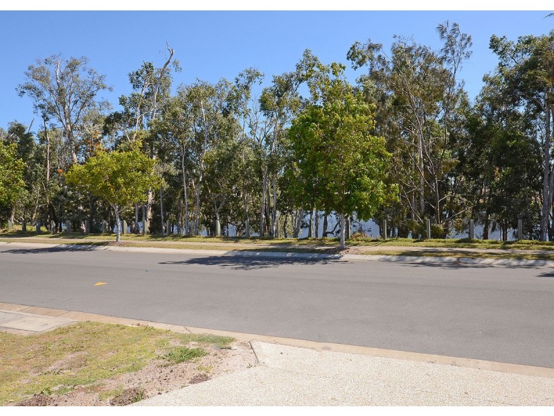 53 Barramundi Dr, Burrum Heads QLD 4659
