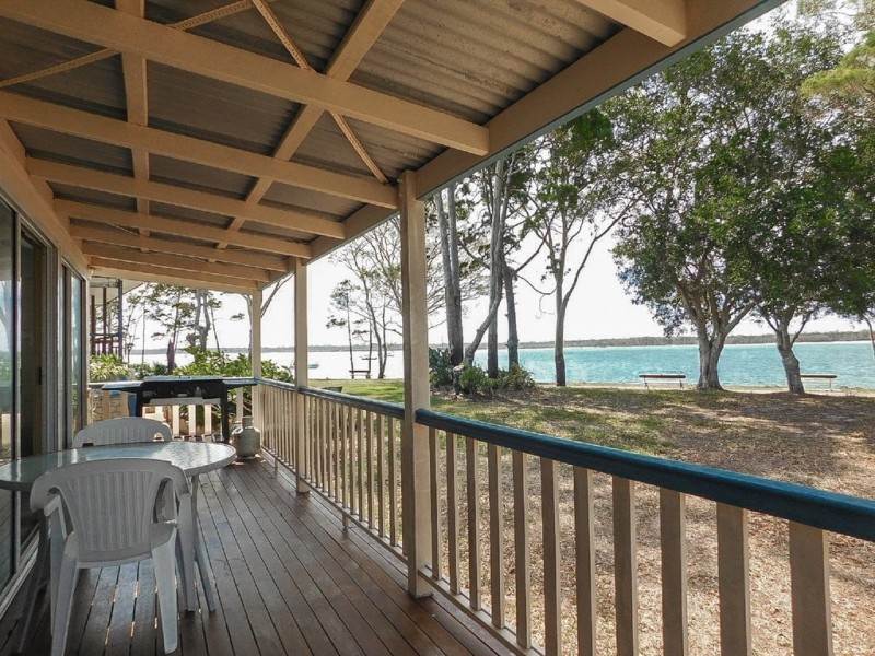 60 Burrum St, Burrum Heads QLD 4659
