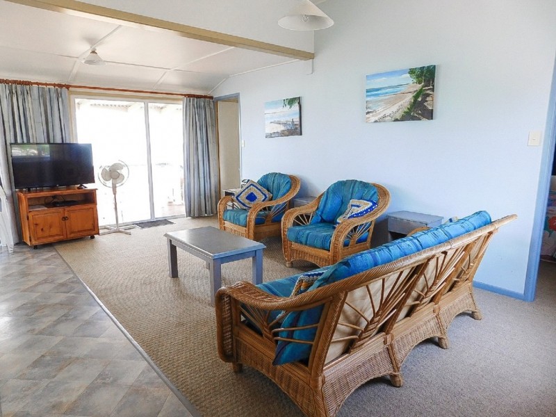 60 Burrum St, Burrum Heads QLD 4659