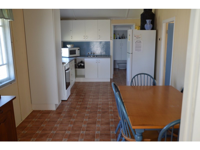 6 Ross Street, Burrum Heads QLD 4659