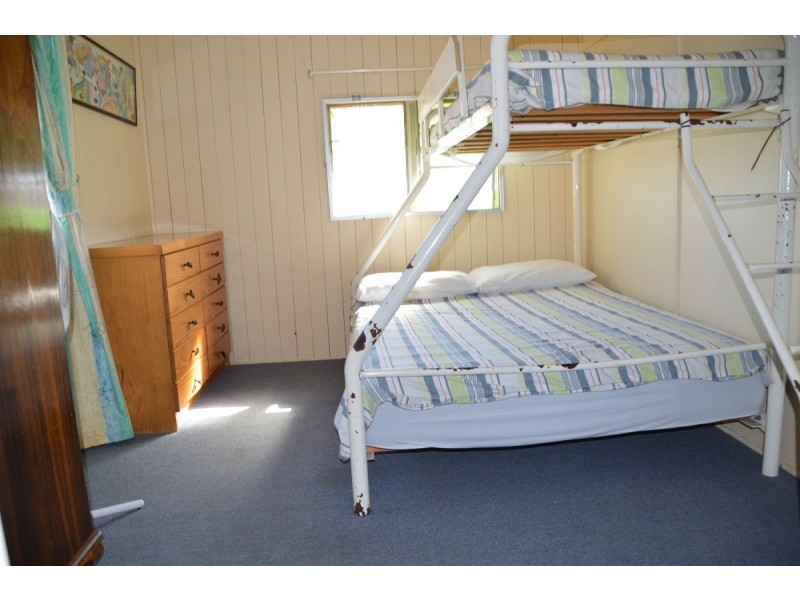 6 Ross Street, Burrum Heads QLD 4659