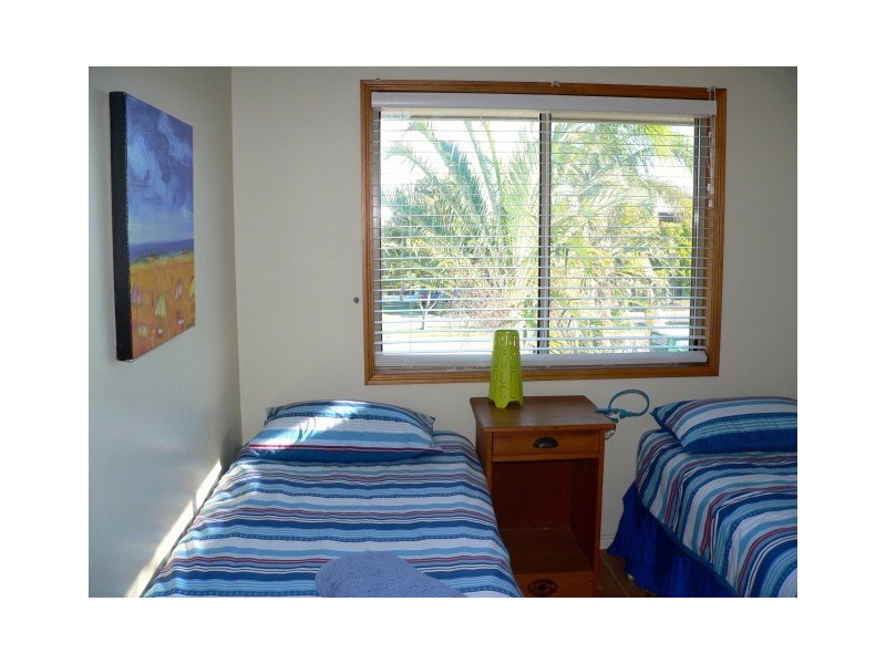 48 Beach Drive, Burrum Heads QLD 4659