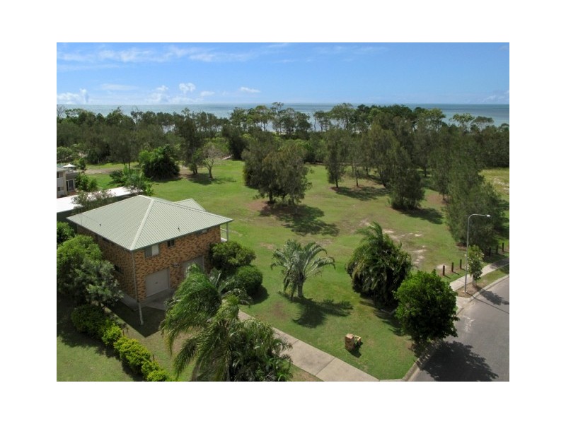 48 Beach Drive, Burrum Heads QLD 4659