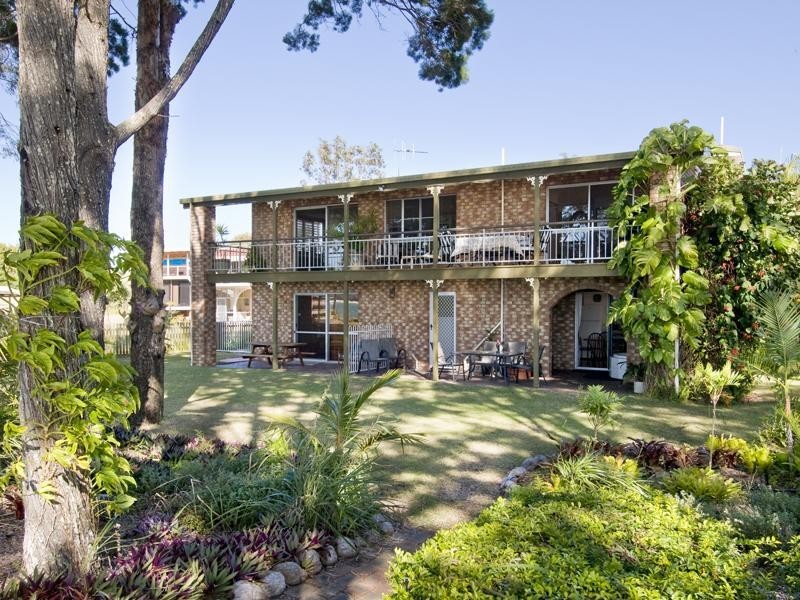6 Burrum Street, Burrum Heads QLD 4659