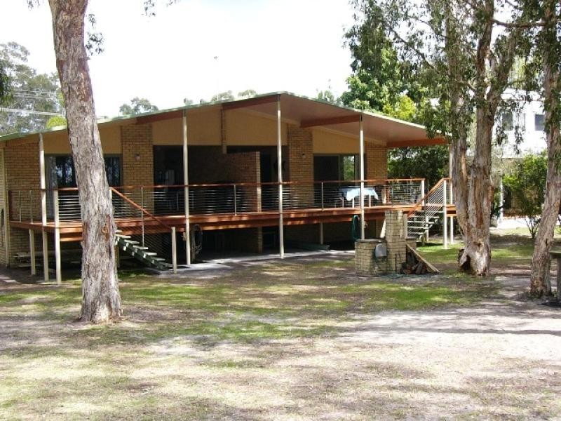 Unit 2/122 Burrum Street, Burrum Heads QLD 4659