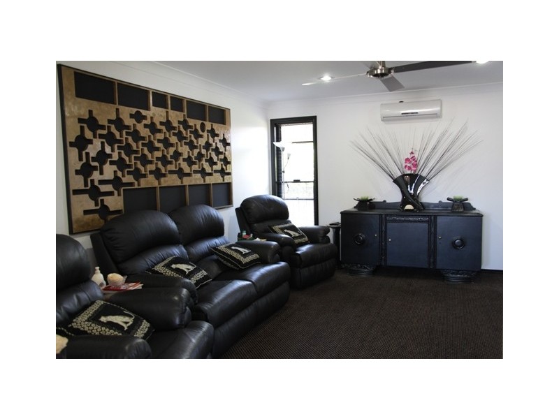 2 Treeview Road, Toogoom QLD 4655