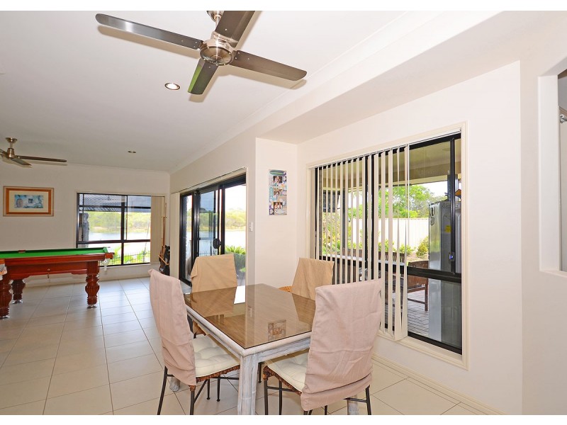 61 Beach Drive, Burrum Heads QLD 4659