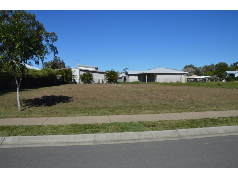 90 Barramundi Drive, Burrum Heads QLD 4659