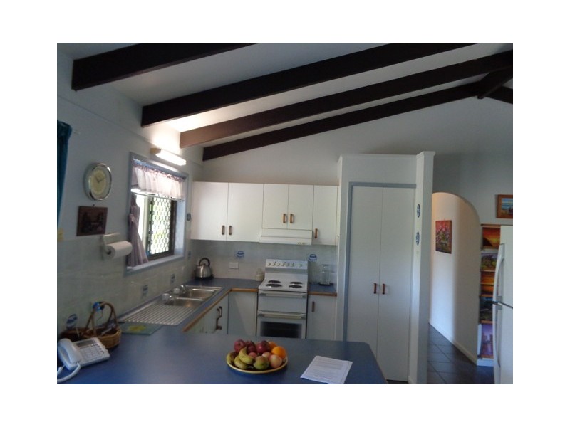 31 Raintree Av, Burrum Heads QLD 4659