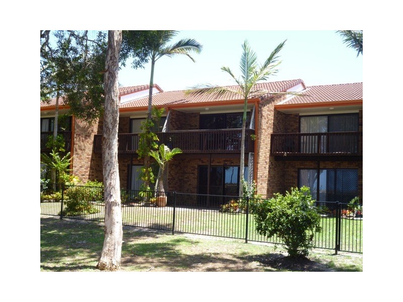 4/110 Burrum St, Burrum Heads QLD 4659