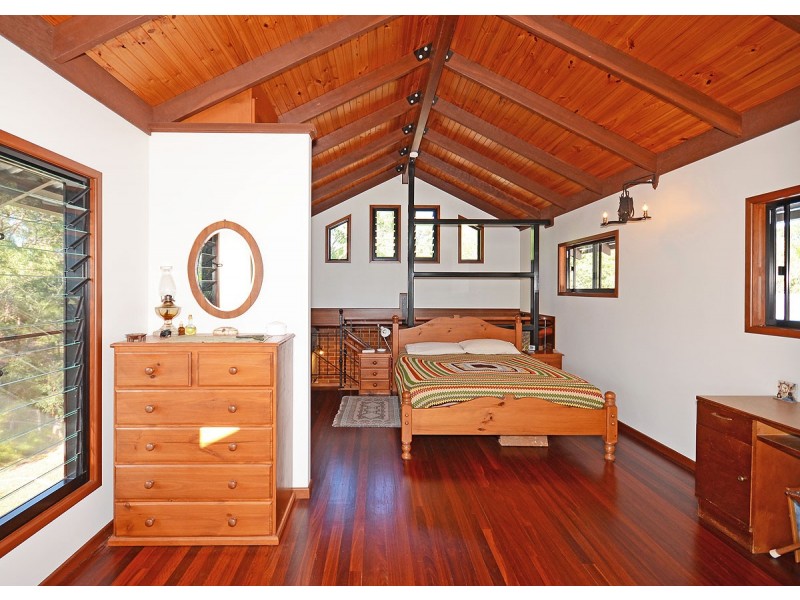 15 Island Close, Pacific Haven QLD 4659