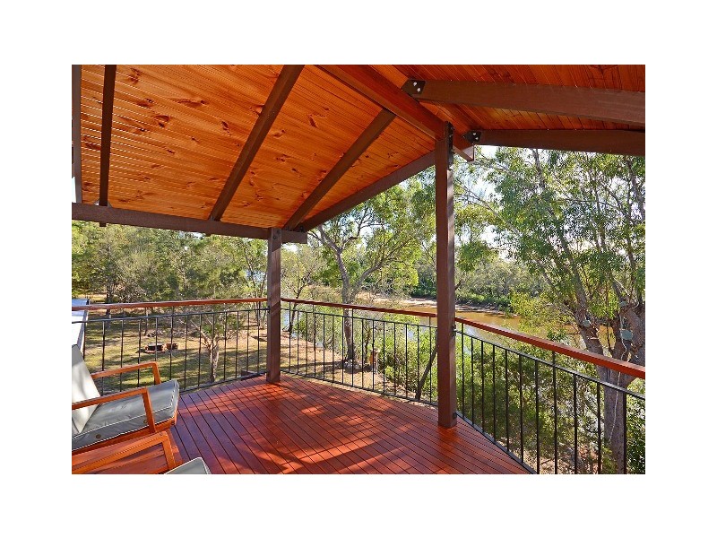 15 Island Close, Pacific Haven QLD 4659