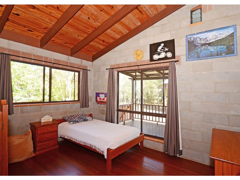 15 Island Close, Pacific Haven QLD 4659