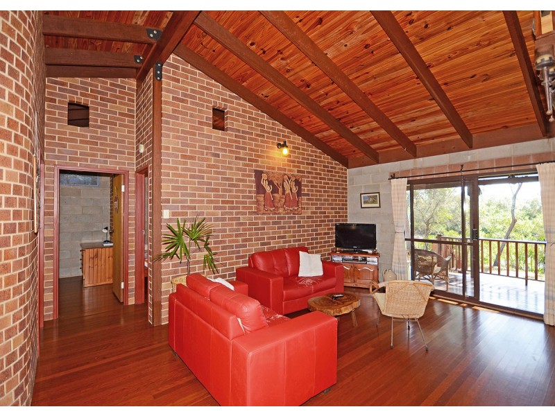 15 Island Close, Pacific Haven QLD 4659