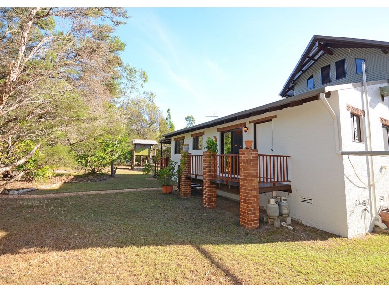 15 Island Close, Pacific Haven QLD 4659