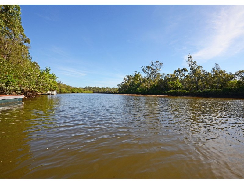 15 Island Close, Pacific Haven QLD 4659