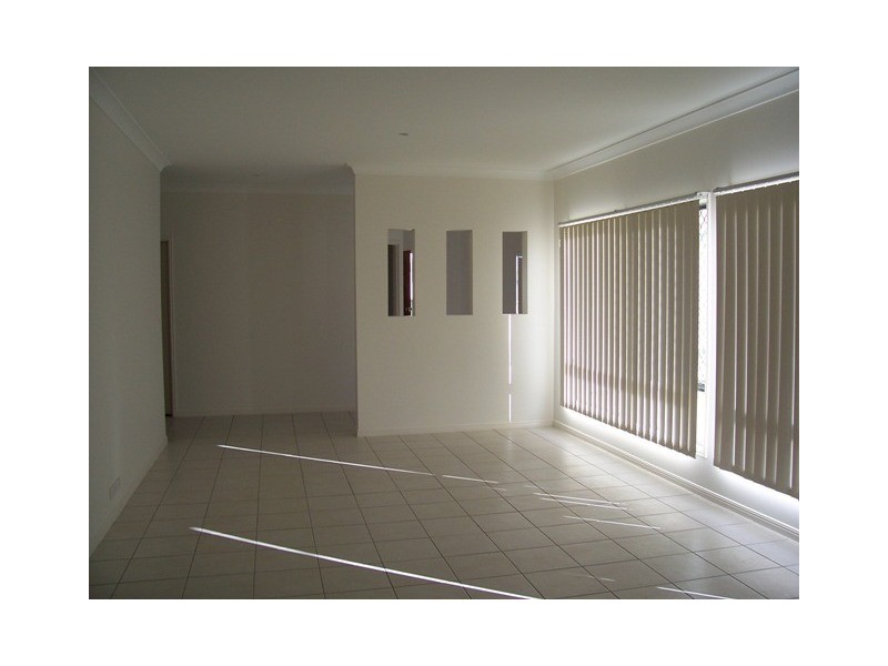 4 Oyster Court, Toogoom QLD 4655