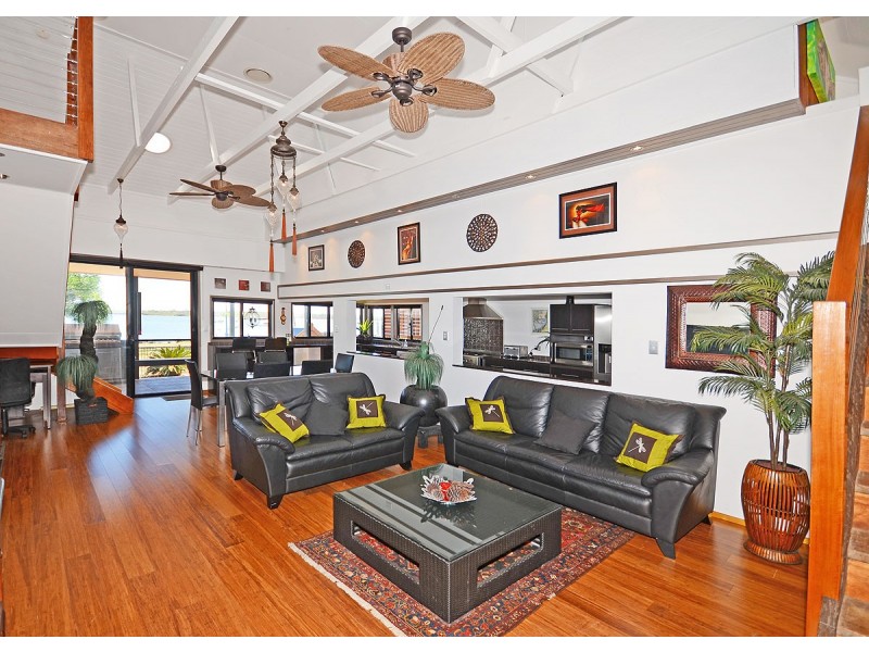 2 Burrum Street, Burrum Heads QLD 4659