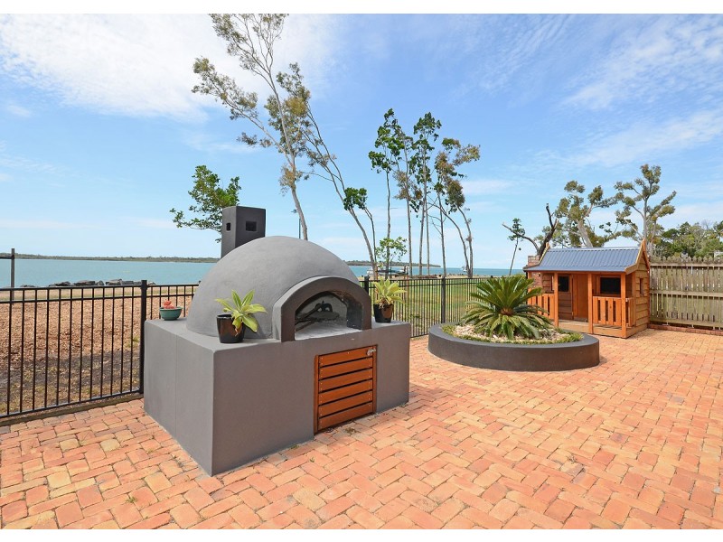 2 Burrum Street, Burrum Heads QLD 4659
