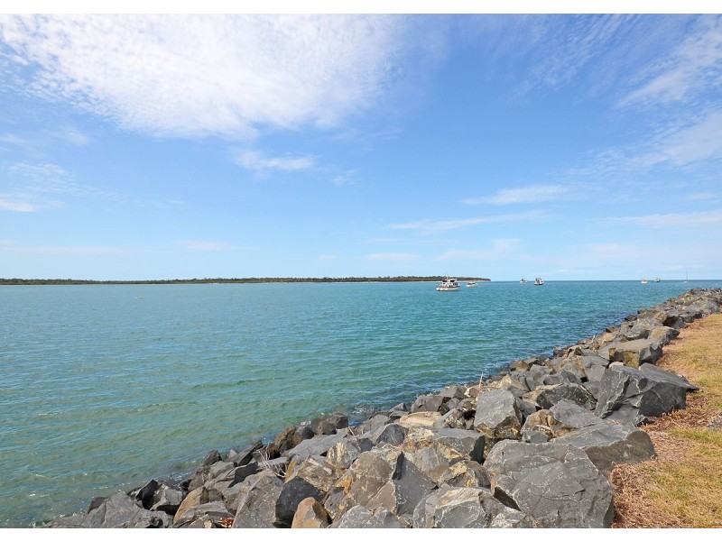 2 Burrum Street, Burrum Heads QLD 4659