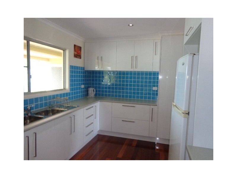 34 Burrum St, Burrum Heads QLD 4659
