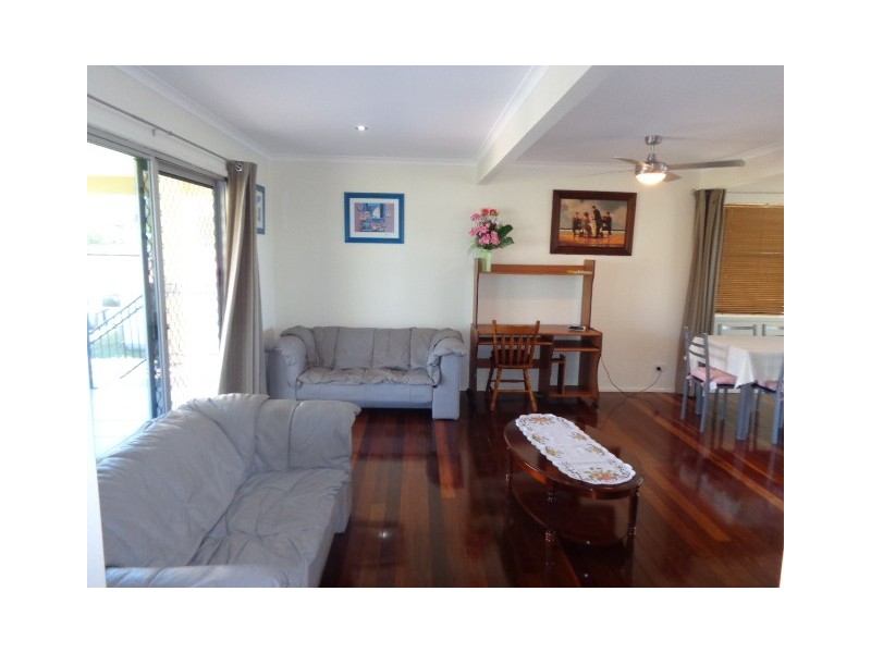 34 Burrum St, Burrum Heads QLD 4659