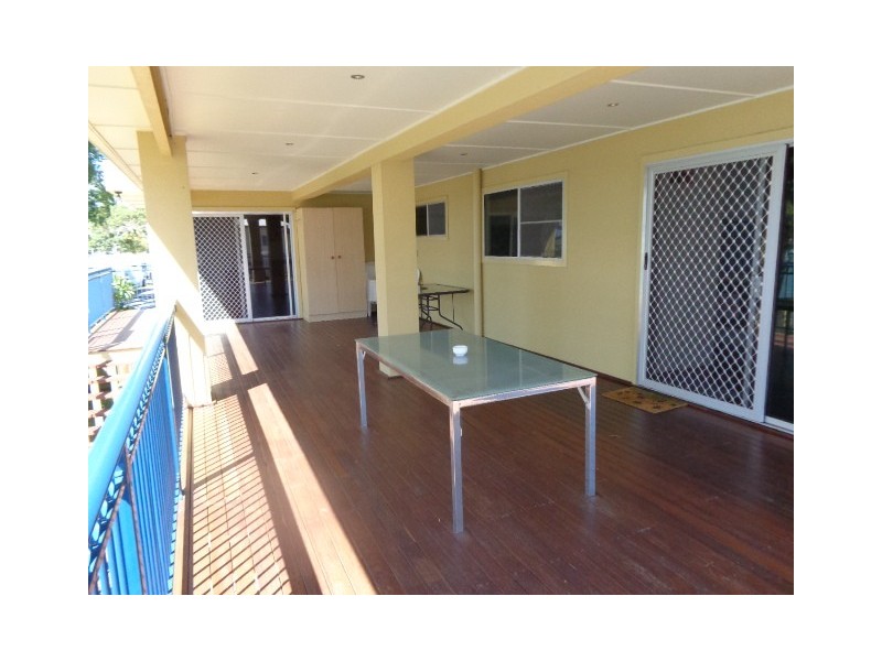 34 Burrum St, Burrum Heads QLD 4659