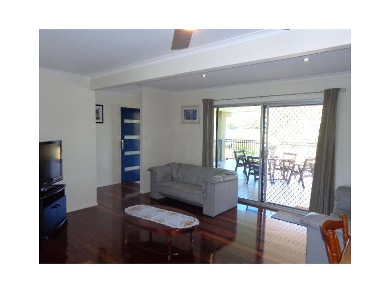 34 Burrum St, Burrum Heads QLD 4659