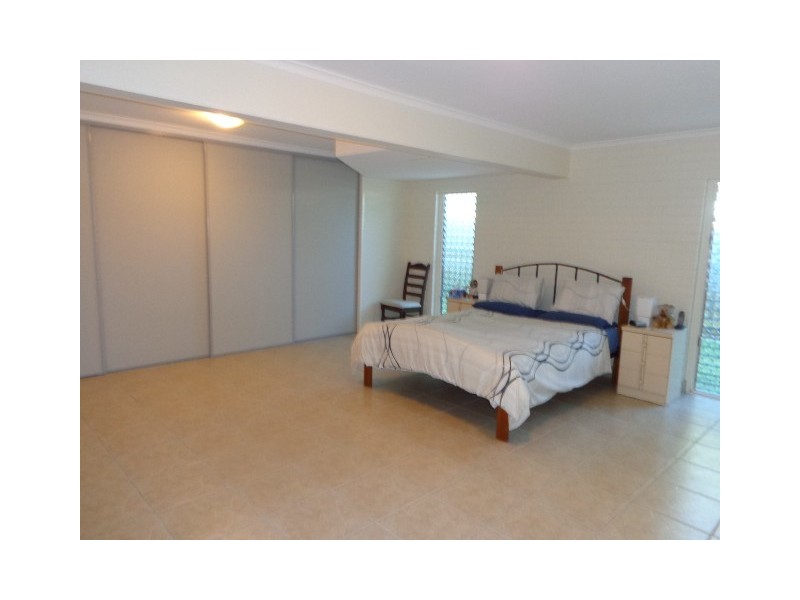 34 Burrum St, Burrum Heads QLD 4659